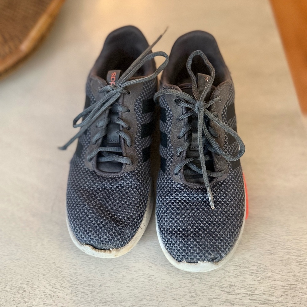 Big Boys size 4 Adidas tennis shoes